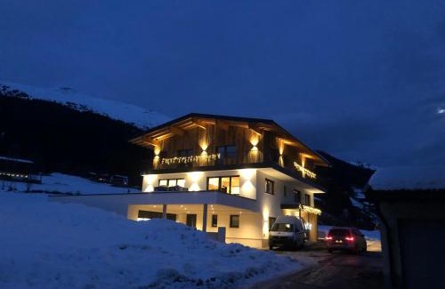 Tux Apartment | Franzerl