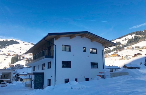 Tux Apartment | Franzerl