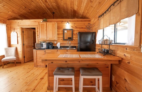 Fredericksburg Cabin | Fredericksburg Texas private cabin with hot tub