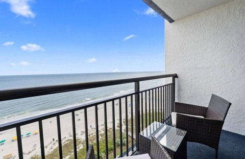 Myrtle Beach Condo | Free Breakfast and an Oceanfront King Suite