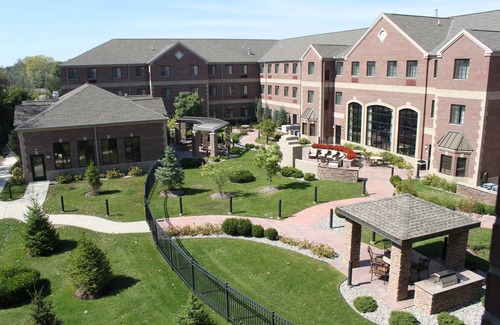 Indianapolis Condo | Free Breakfast, Indoor Pool, Shared BBQ Area