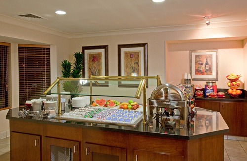 Palmdale Apartment | Free Breakfast. Outdoor Pool & Hot Tub. Close to Edwards Air Force Base!