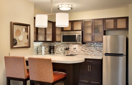 Midland Condo | Free Breakfast. Pool. Great Location! Near the new Chevron and Oxy campuses