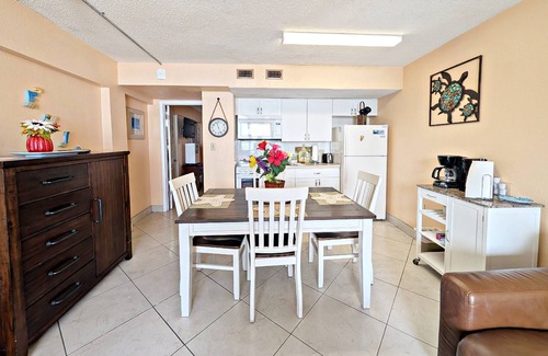 Daytona Beach Shores Condo | FREE DAILY ACTIVITIES-Tropical Beach Family Getaway-2 Pools-Onsite Arcade-Laundry-SmartTVs-Free WIFI