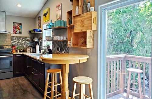 Port Orange House | FREE DAILY ACTIVITIES-Newer Home in Port Orange-Just 3 Miles to Beach-1 Small Dog Allowed-Fire Pit!