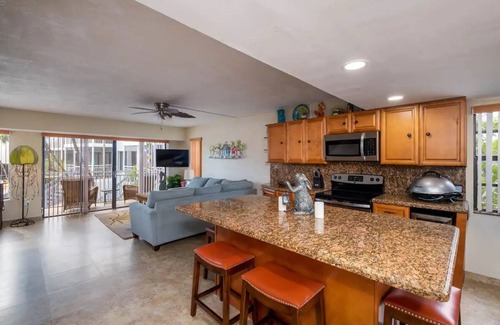 Key Largo Villa | Free Golf Cart Free Kayaks Steps to Pool Pickleball