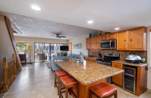 Key Largo Villa | Free Golf Cart Free Kayaks Steps to Pool Pickleball