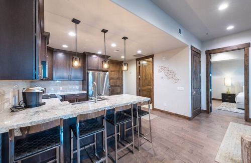 Park City Condo | *FREE Golf & Sup Rentals* Luxe Canyons Retreat | Outdoor Pool | Fitness Center | Hot Tub