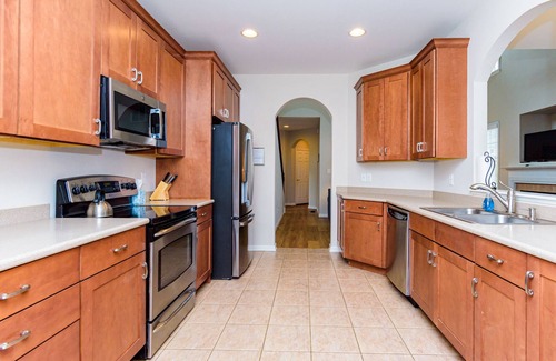 The Commons House | Free Linens & Cleaning - Sunflower Shores