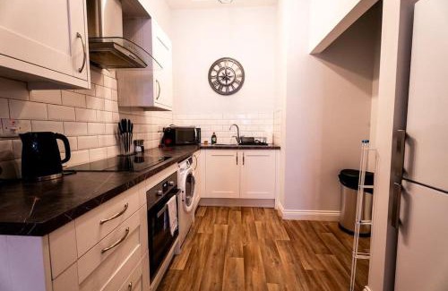 Castle Apartment | Free Parking | Smart TV | 4 guests