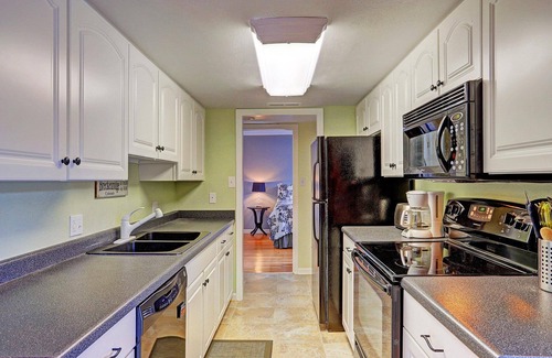 Warrior's Mark Condo | Free SkyCard Act-Remodeled, Close to Town, Gas Fireplace-Ski/Racquet Club B106