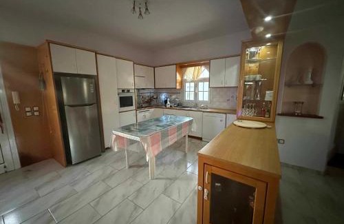 Petaloudes Villa | Freeman Greenlees Classical Greek