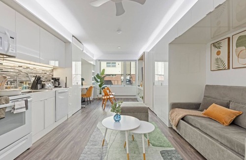 Cleveland Apartment | FreeParking+NearMusuems+LittleItaly+Rooftop