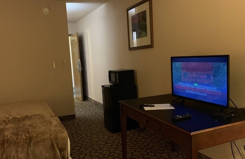 Montgomery Apartment | Freeway Inn motel and Uhaul