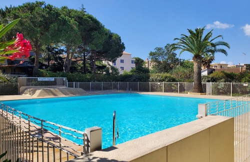 Frejus Plage Apartment | FREJUS PLAGE La Miougrano Studio 25m2 Swimming Pool 300m From the Beaches Balcony on the Garden 2 People