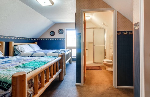 Fremont House | Fremont Vacation Rental w/ Mountain & Valley Views