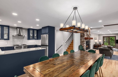 Asheville House | French Broad River Lodge - Modern Amenities and Riverfront Views in Every Room!
