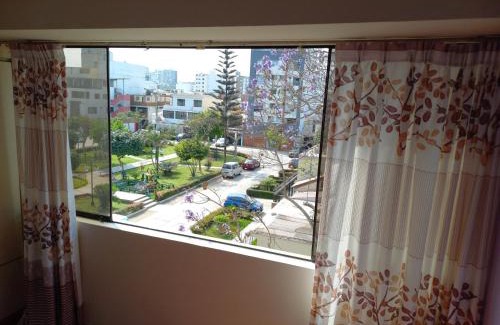 Pueblo Libre Apartment | Frente a hermoso Parque Pueblo Libre