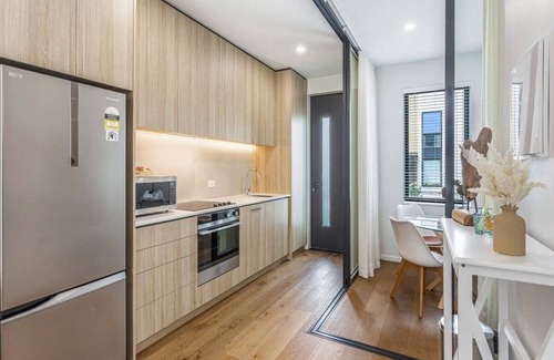 Grey Lynn Apartment | Fresh Grey Lynn 2BR unit w/Patio by Zodiak Stays