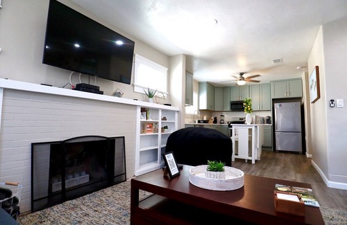 Golden Hill House | Freshly Remodeled 3bd/1ba Home in Golden Hill!!