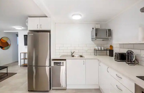 Grey Lynn Apartment | Freshly Renovated Grey Lynn 3Br Unit!