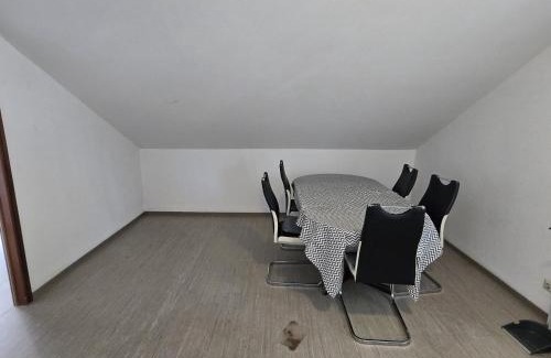 Misburg - Nord House | Freundliches Privatzimmer mit Gemeinschaftsküche und Gemeinschaftsbad