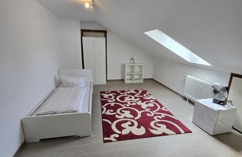 Misburg - Nord House | Freundliches Privatzimmer mit Gemeinschaftsküche und Gemeinschaftsbad