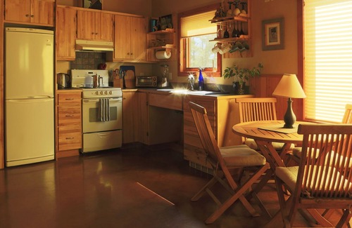 New Denver Cabin | Freya's Cabin and Bunky-Private and fully appointed cabin on Slocan Lake, BC