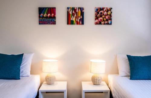 Coles Bay House | Freycinet Haven- 4-bedroom house at the edge of the National Park & great views of the Hazards!