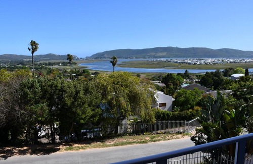 Old Place House | Friendz Guesthouse