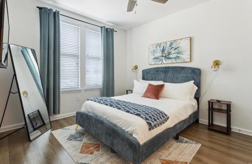 Frisco Apartment | Frisco Business Class, Modern Executive Suite