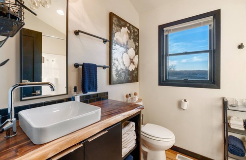 Bryant Cabin | Froggy Bottom Hideaway Along the Great River Road