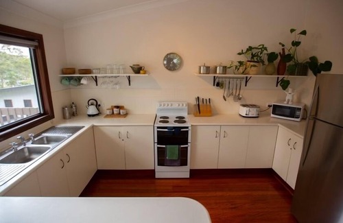 Smiths Lake House | From the Treetops to the Lakeside in seconds!