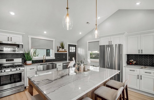 Koontz Lake House | Front Lake home with 4 bedrooms and 3.5 baths in Koontz Lake