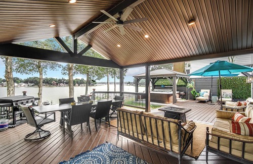 Koontz Lake House | Front Lake home with 4 bedrooms and 3.5 baths in Koontz Lake