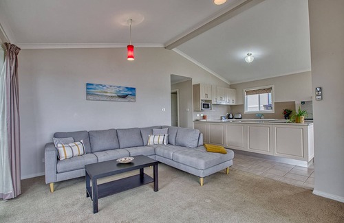 Binalong Bay House | Front Row Beachfront