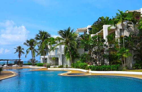 Chakphong House | Front Samet Beach House with Swimming Pool