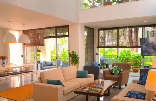 Chakphong House | Front Samet Beach House w/ Swimming Pool | WiFi, Maid Service, Island Excursions