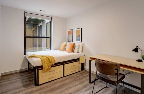 Downtown Lincoln Apartment | Frontdesk | 2 BR Apt by Lincoln Children's Museum