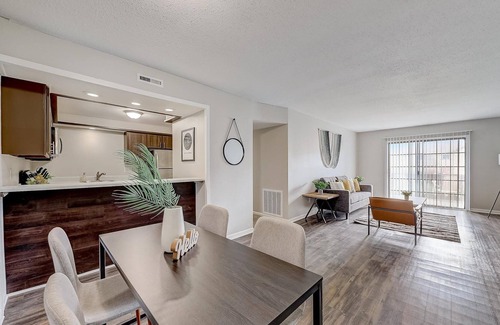 Georgetown Apartment | Frontdesk | 2 BR Close to Notre Dame
