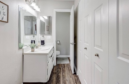 Georgetown Apartment | Frontdesk | 2 BR Close to Notre Dame