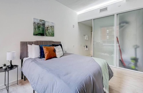 Gateway District Apartment | Frontdesk | Bright + Open Studio in Downtown