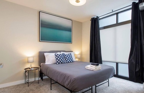 Downtown Minneapolis Apartment | Frontdesk | Comfortable + Open 1BR near Downtown