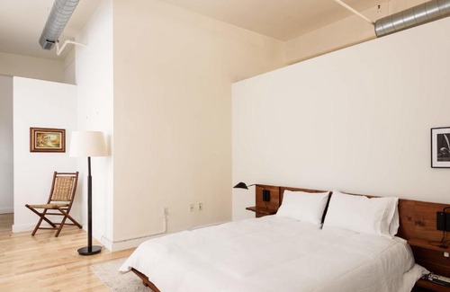 Downtown St. Louis Apartment | FRONTDESK Spacious 2 BR near The Gateway Arch