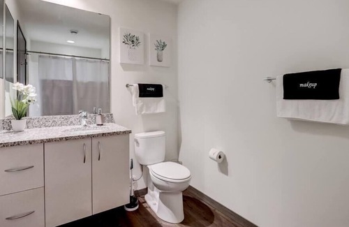 Lower East Side Apartment | Frontdesk | Sunny Studio Apt near East Town