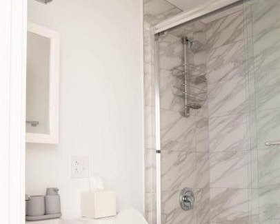 Pilsen Apartment | FRONTDESK Updated 2 BR Apt Near South Side