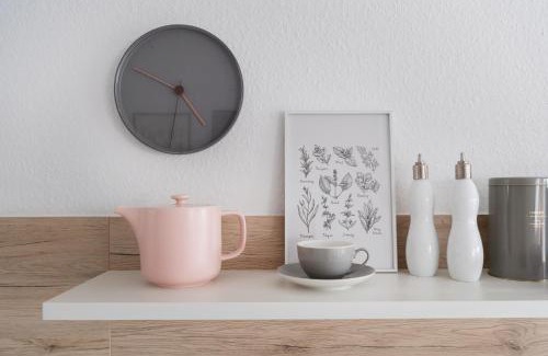 Fulda Apartment | fuldaliebe - Helle Ferienwohnung mit Küche, Parkplatz, WLAN, Self Check-in