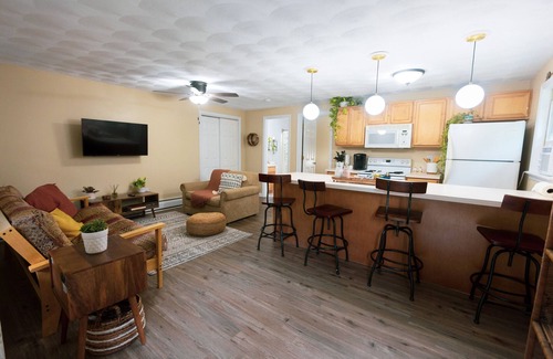 Saunderstown Apartment | Full apartment minutes from Newport and the beaches