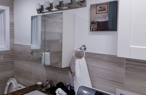 Anjou Apartment | Full modern 1 Bedroom Ground floor, free parking