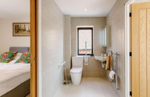 Bishampton House | Fully Accessible-Disabled Adapted-Hot Tub-Pets